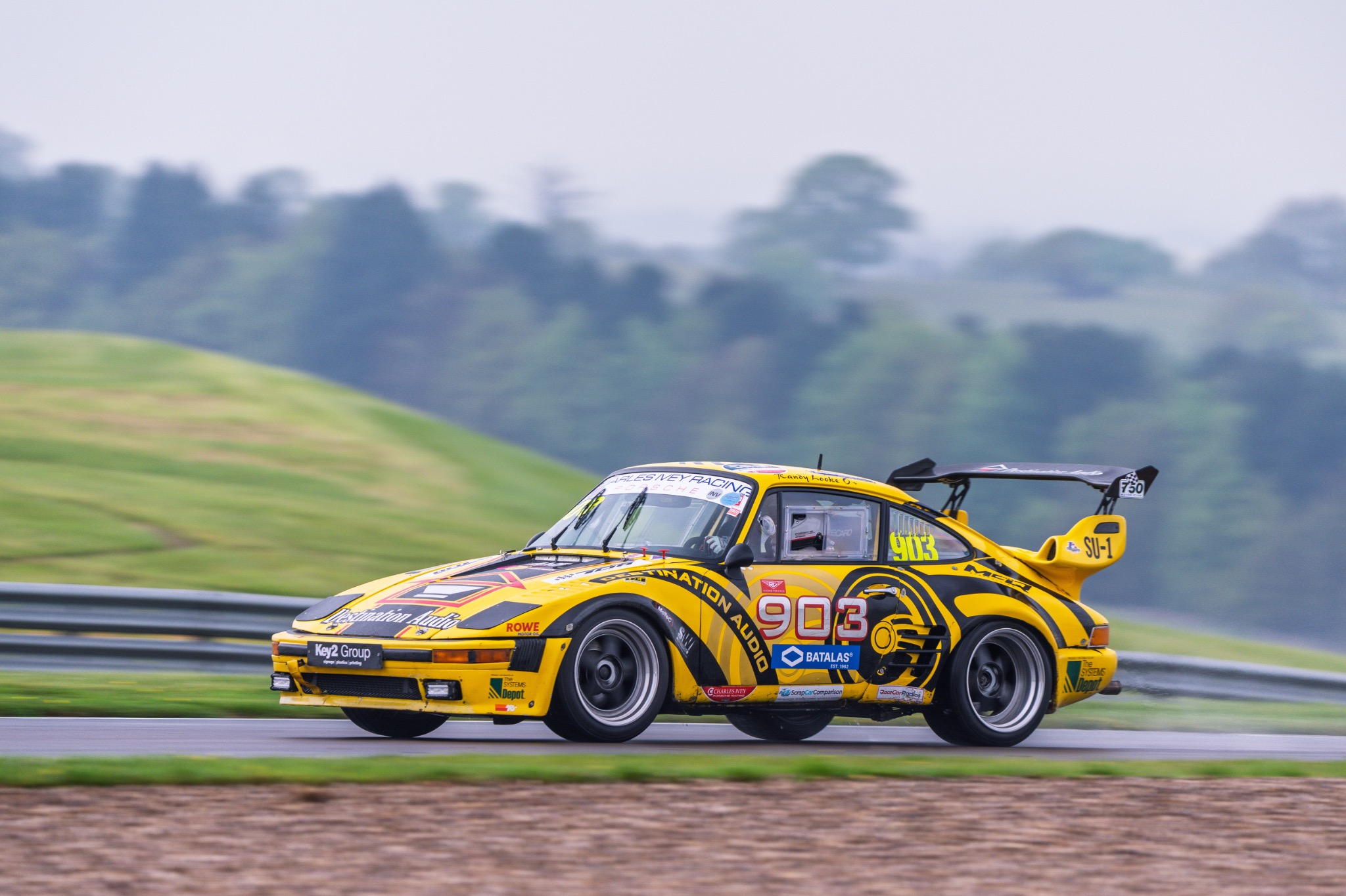 VANHAUEN RACING at Donington Park 2025 - Photo 2